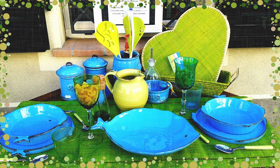 Alcuni esempi per #apparecchiare la tua #tavola con le #ceramiche #artistiche #toscane di #LifeStyle shop di #CastiglioneDellaPescaia