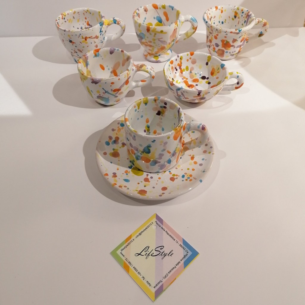 Forme delle tazzine diverse